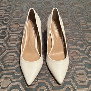 White Alfani pumps-worn once
